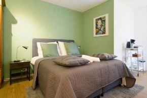 Pleasant Studio in the City Center